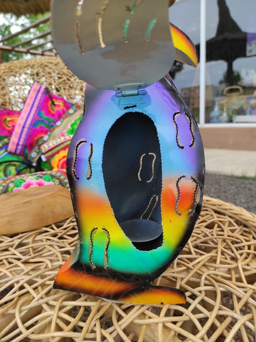 Imagen 3 de 4 de Pinguino Artesanal Figura Decorativa Hojalata Portasahumerio
