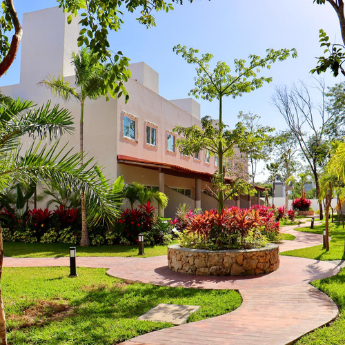 Casa En Venta En Playa Del Carmen De 2 Hab Con Alberca
