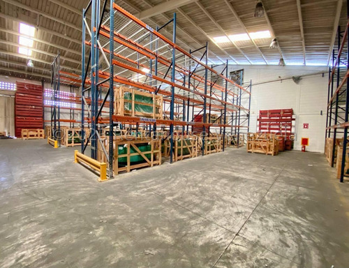 !!! Galpon En Venta Cuenta Con 2420 Mts2 Zona Industrial 2 Barquisimeto Tu Asesora Mehilyn Perez !!!