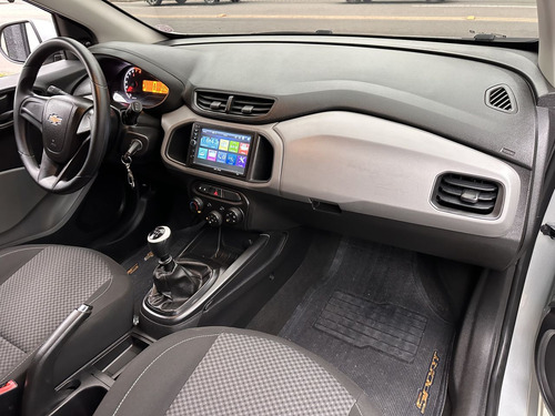 Chevrolet Onix HATCH Joy 1.0 8V Flex 5p Mec.