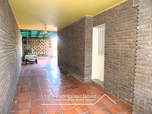 Venta Casa 3 Dormitorios 2 Baños Garage Jardin Fondo Verde