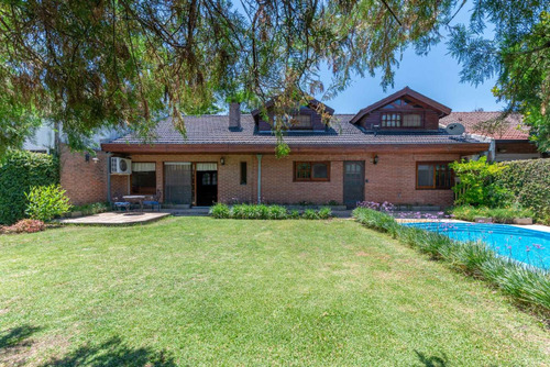 Casa En Venta 4 Amb Cochera,jardin,pileta Quilmes