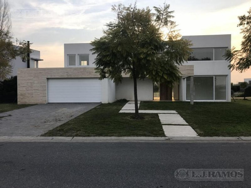Imagen 2 de 13 de Casa En Venta En Lagos Del Golf