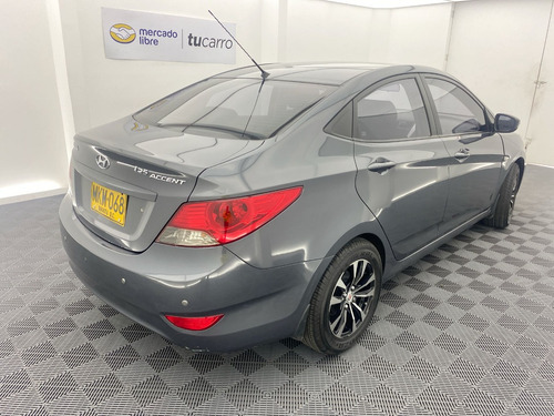 Imagen 9 de 25 de Hyundai Accent I25 Gl 1.4
