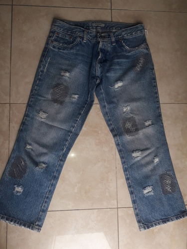 Pantalon Azul Capri Con Apliques Y Roturas T: 30 De Peuque