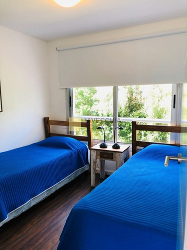 Imagen 9 de 13 de Venta De Apartamento De 2 Dormitorios En La Brava A Pasos Del Mar
