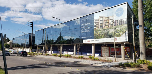 Urbana Las Lomas Oficina En Alquiler De 178 M2 En San Isidro