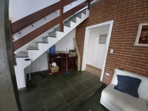 Imagem 10 de 14 de 1.000m², 04 Dormitórios, 01 Suíte, Espaço Gourmet E Piscina!