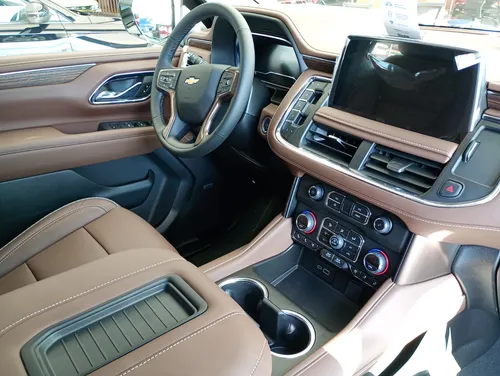 Chevrolet Suburban 5.3 High Country 4X4 At