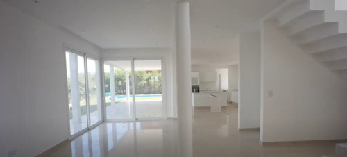Casa En Venta En Los Alisos, Nordelta, Tigre!