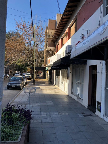 Local En Venta Ubicado En Lanús Este, Zona Sur