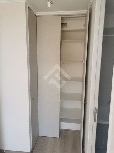 Departamento En Venta De 2 Dorm. 2 Baños Metro Plaza Maipú