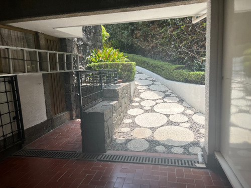 Excelente Terreno Con Uso De Suelo Habitacional Con Comercio En Planta Baja