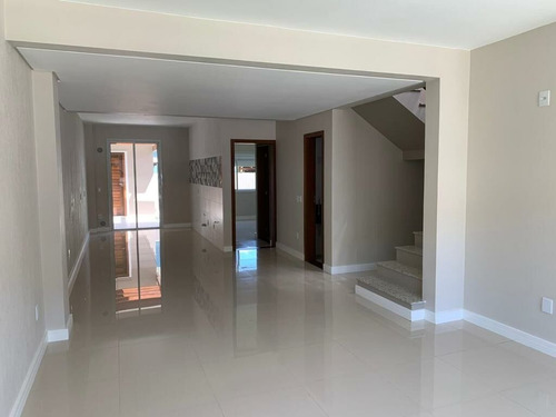 Imagem 3 de 14 de Casa À Venda No Bairro Centro - Garopaba/sc - Kv121