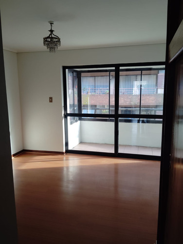 Departamento 3 Domit + Servicio, 1 Cuadra Hospital Regional