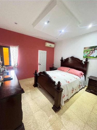 Casa De 2 Niveles En Venta En Arroyo Hondo