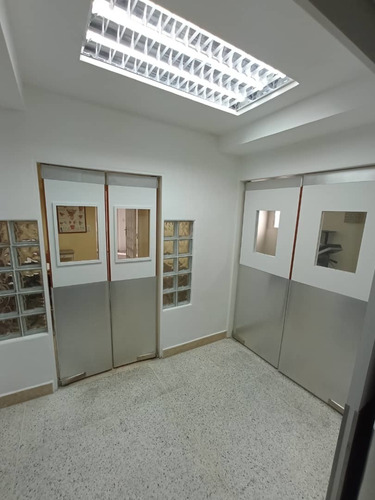 Imagen 3 de 10 de Consultorio Médico En Alquiler Calicanto Maracay Fm*