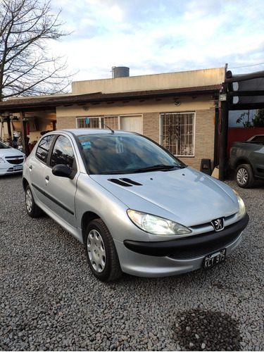 Imagen 2 de 9 de Peugeot 206 2011 1.4 Active 75cv