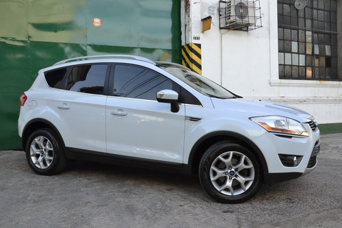 Ford Kuga 2.5 Titanium At 4x4 L (ku05)