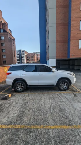 Fortuner 2.4 Sr, Diesel 4x2, Automatíca. Placa Termina En 4.