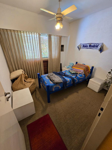 Casa Tipo Chalet De 6 Ambientes Con Jardin, Pileta Y Cochera En Venta. Olivos