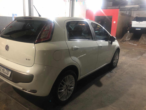 Fiat Punto 1.6 16v Essence Flex Dualogic 5p