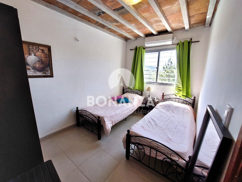 Casa En Punta Colorada - Piriápolis. 600 Metros De La Playa. 6 Personas, 3 Dormitorios, 2 Baños.