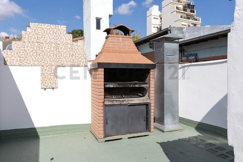 Venta Ph 2 Ambientes Con Patio, Terraza Y Parrilla Propia. Barracas