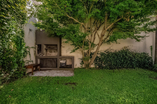En Venta V. Lopez Divina Casa De 3 Dorm Estudio/play Jardin