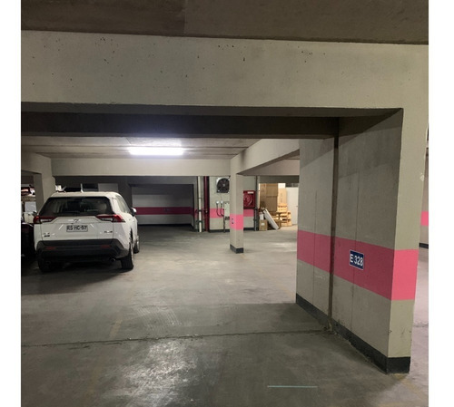 Imagen 8 de 10 de Tres Estacionamientos Contiguos