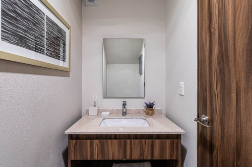 Imagen 13 de 28 de Casa En Venta Con Alberca, Canchas Deportivas,pista De Joggin Etc.