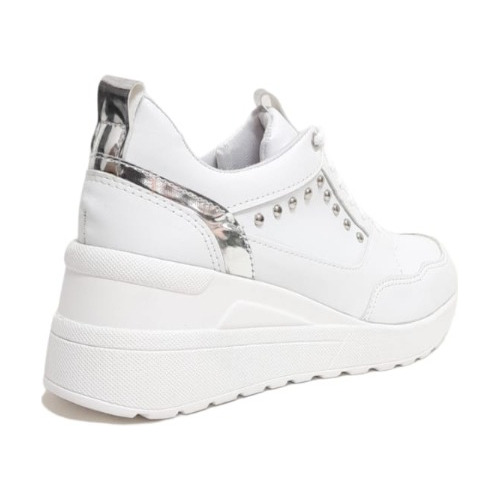 Imagen 5 de 5 de Zapatillas Axion Tachas White