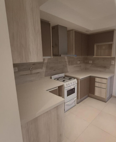 Casa En Venta - 4 Dormitorios 3 Baños - Cochera - 650mts2 - Tandil