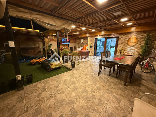 Espectacular Casa En Venta De 3 Dorm. En Lo Espejo