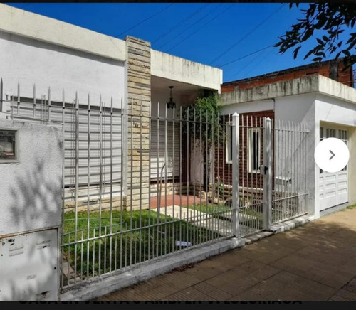 Imagen 2 de 21 de Casa - Villa Luzuriaga