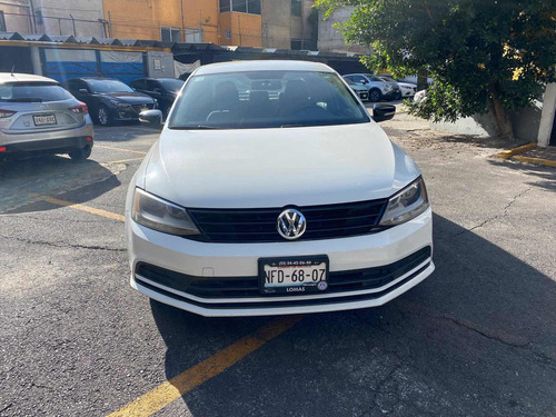 Imagen 2 de 15 de Volkswagen Jetta 2017 2.0 Fest Mt