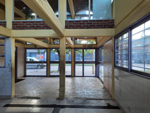 Local - Castelar
