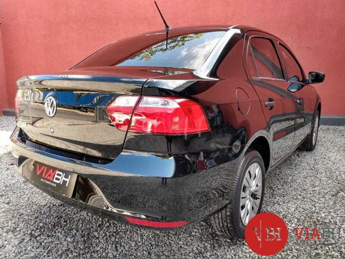 Imagem 4 de 10 de Volkswagen Voyage 1.6 Msi Flex 8v 4p