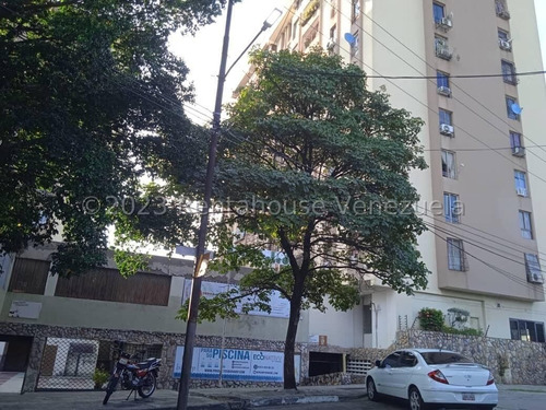 En Av. ''montes De Oca'', Urb. ''padre Alfonso'', Valencia, Local Comercial, Eloisa Mejia 24-13715