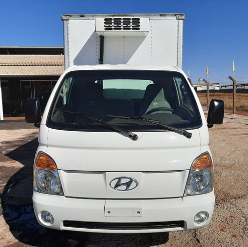 Imagem 6 de 15 de Hyundai Hr 2011 4x2 Baú Refrigerado (único Dono)
