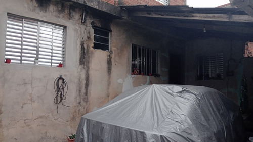Casa1 São 4 Cômodos Casa2 São Dois Cômodos E 1 Banheiro