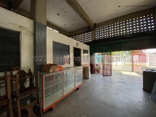 Local En Venta Con Gran Potencial Espacioso Al Centro-oeste De Barquisimeto Kenlimar Nieto 23-4580