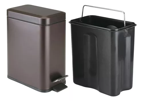 mDesign - Cubo de basura de 1,3 galones de perfil delgado con escalón de  metal, papelera, contenedor de basura, baño, tocador, dormitorio, cocina