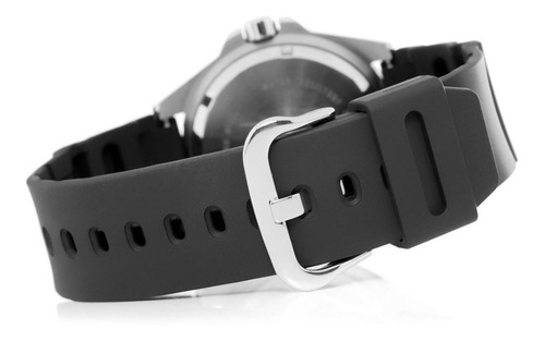 Imagen 3 de 3 de Reloj pulsera Casio Classic MDV-106 de cuerpo color plateado, analógica, para hombre, fondo azul, con correa de resina color negro, agujas color plateado y gris, dial blanco y plateado, minutero/segundero gris y blanco, bisel color azul y blanco y hebilla simple
