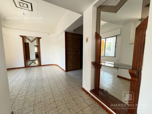 Local En Alquiler - Barrio General Paz - Esquina Con Terraza!
