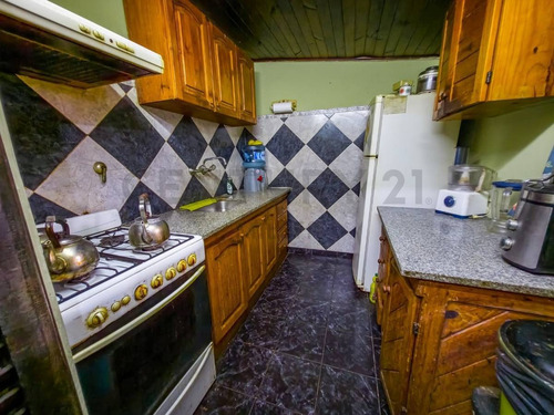Imagen 6 de 16 de Casa En Venta De 2 Dormitorios Cochera Y Patio En La Plata