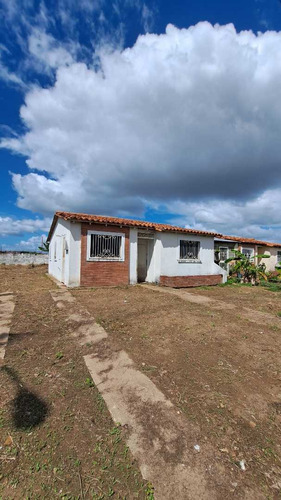 Imagen 2 de 16 de Se Vende Casa En Obra Gris Urb. Los Samanes Zona Industrial