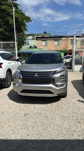 Mitsubishi Outlander Se 2022 Gris