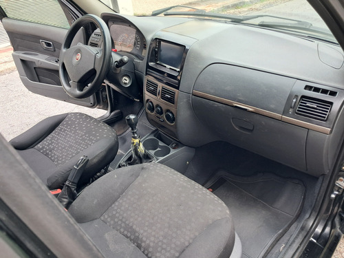 Fiat Palio 1.4 Attractive Flex 5p