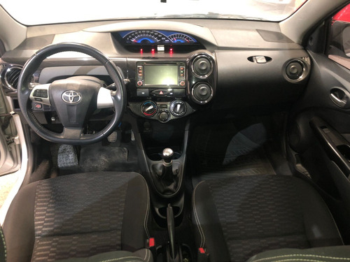 Toyota Etios 1.5 Cross